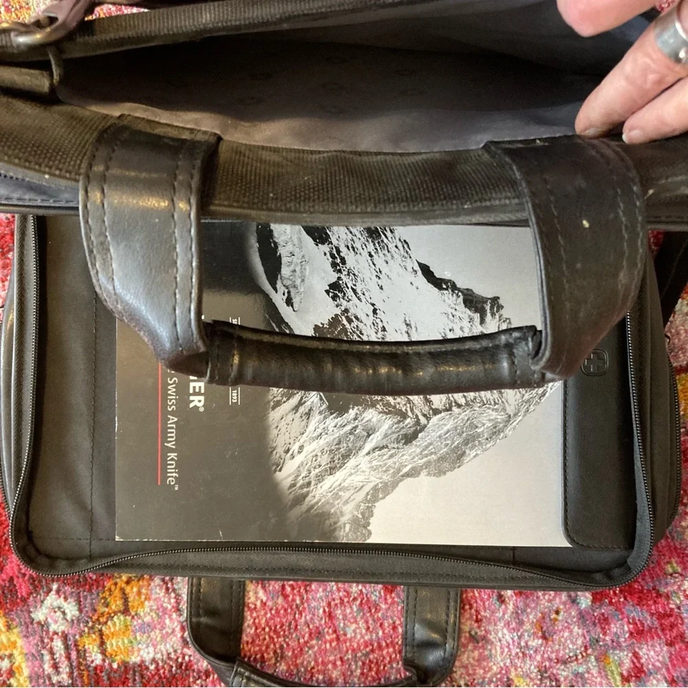 Wenger Swiss Army Laptop Computer Case Shoulder Carryon Briefcase Black